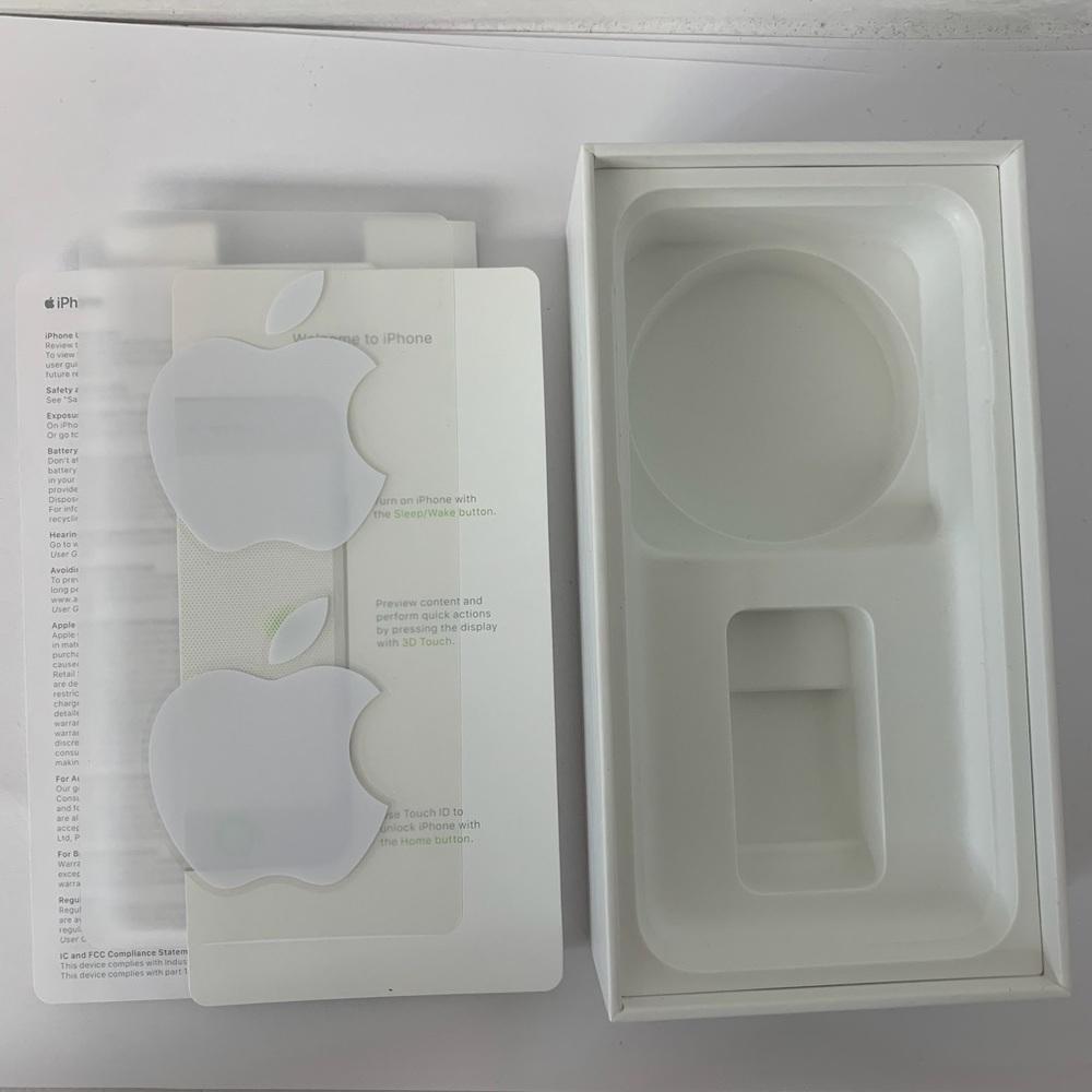 Apple iPhone 7, Gold, 128GB empty box - Picture 4 of 11
